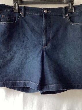 Gloria Vanderbilt Dark Blue Denim Jean Shorts